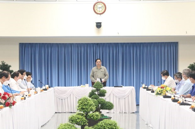 PM Pham Minh Chinh speaks at the working session with Dong Nai province's leaders. 