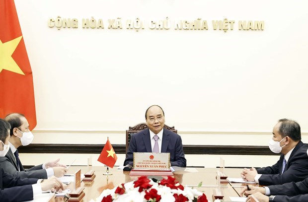 President Nguyen Xuan Phuc holds online talks with Japanese Prime Minister Suga Yoshihide on September 15.