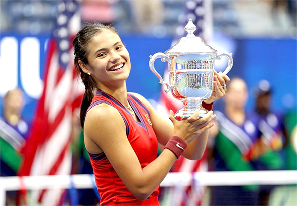 Raducanu đoạt cúp US Open ở tuổi 18