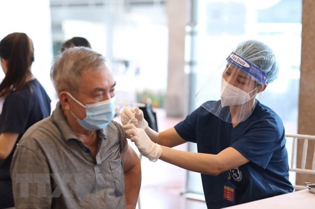 Vietnam logged an additional 10,040 COVID-19 cases, including 15 imported, in the past 24 hours to 17:00 on September 19, the Ministry of Health announced.