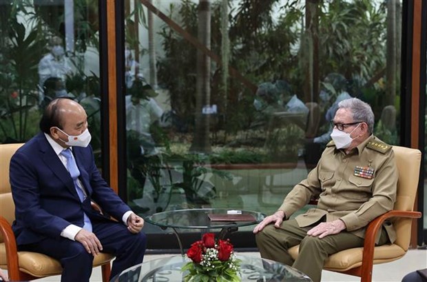 President Nguyen Xuan Phuc visits Cuban General Raul Castro Ruz. 