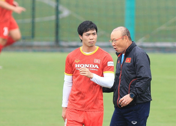 Đội tuyển Việt Nam lại lên đường