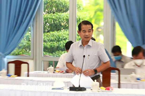 Chủ tịch HĐND tỉnh Thái Bảo phát biểu tại cuộc họp. Ảnh: Huy Anh