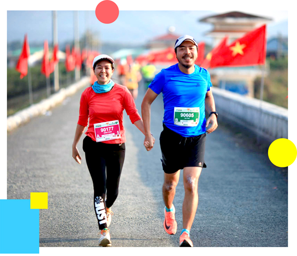 Đàm Hà Phú thường tham gia các cuộc thi chạy marathon cùng bà xã để rèn luyện sức khỏe lẫn tinh thần