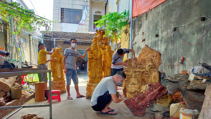 Workers are working at a craft establishment  (Photo: SGGP)