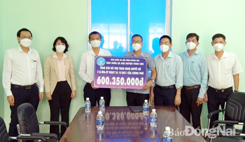 314 lao động tại H.Vĩnh Cửu được nhận hơn 725 triệu đồng từ Quỹ bảo hiểm thất nghiệp