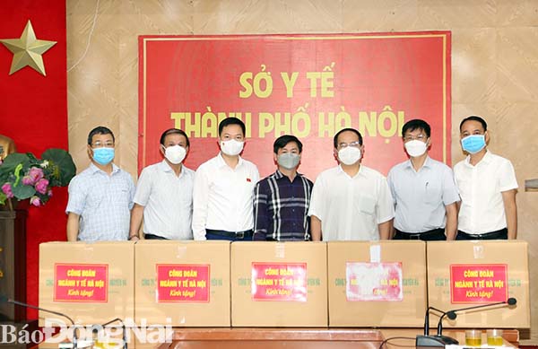 Sở Y tế Hà Nội trao tặng Đồng Nai 3 ngàn sản phẩm đông y hỗ trợ điều trị Covid-19