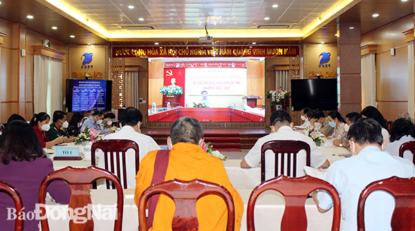 Các đại biểu HĐND tỉnh Đồng Nai tham dự lớp bồi dưỡng trực tuyến