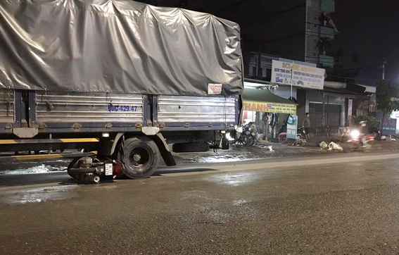 Vấp phải ổ gà, một người tử vong