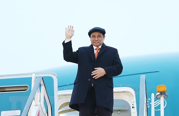 Prime Minister Pham Minh Chinh arrives at Prestwick airport in Scotland on October 31 morning (local time).