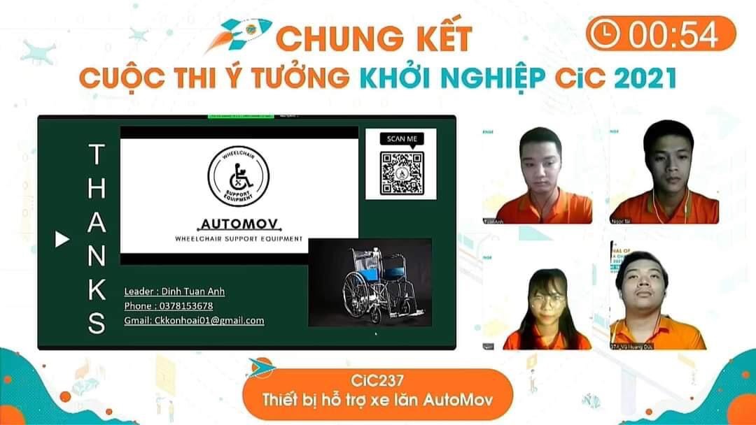 Nhóm sinh viên Trường đại học Lạc Hồng báo cáo dự án Thiết bị hỗ trợ xe lăn AutoMov tại đêm chung kết trực tuyến cuộc thi CiC 2021