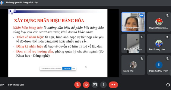 Đoàn viên thạnh niên H.Tân Phú nghe chia sẻ quy trình trồng bưởi đảm bảo chuẩn VietGap (Ảnh chụp màn hình)