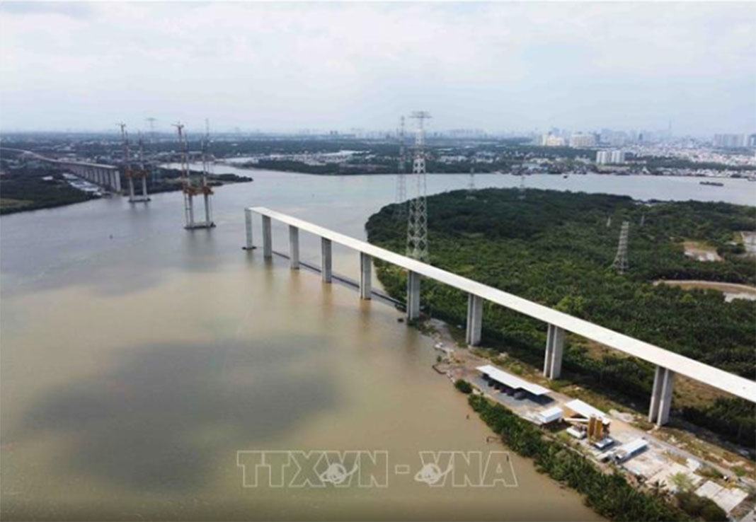 A view of Binh Khanh Bridge, which is part of the Ben Luc-Long Thanh expressway project. Crossing the Soai Rap River, Binh Khanh Bridge will connect Nha Be and Can Gio districts of HCMC – PHOTO: VNA