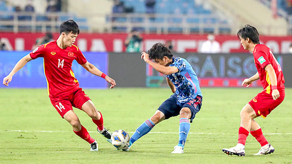 Kỳ AFF Cup đầu tiên của Tuấn Anh, Hoàng Đức