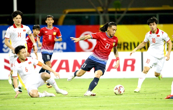 Hoàng Đức - Xuân Trường - Công Phượng là ba cầu thủ thi đấu tốt trong trận ra quân AFF Cup 2020