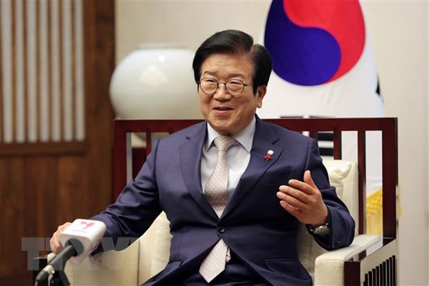 Speaker of the Korean NA Park Byeong-seug in the interview with the Vietnam News Agency's reporter.