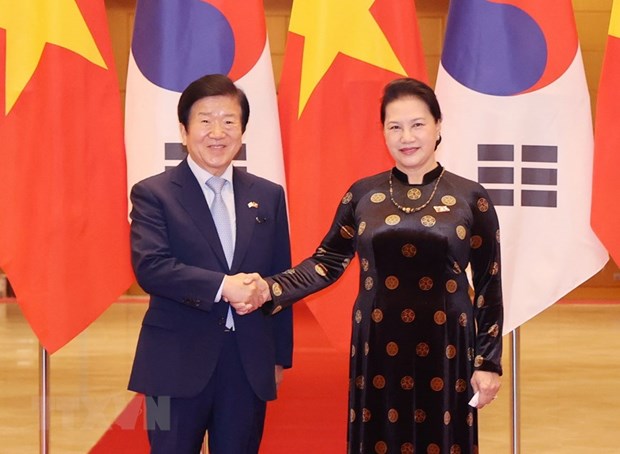 Speaker of the Korean NA Park Byeong-seug and then NA Chairwoman Nguyen Thi Kim Ngan during the former's visit to Vietnam in November 2020. 