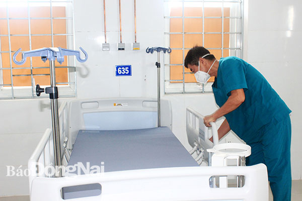 Bệnh viện Đa khoa Thống Nhất hiện còn giường trống có thể tiếp nhận thêm bệnh nhân nhưng không có nhân lực để chăm sóc, điều trị bệnh nhân. Ảnh: H.Dung