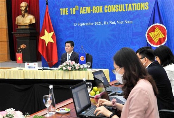 Vietnam attends the 18th AEM-RoK Consultations. 