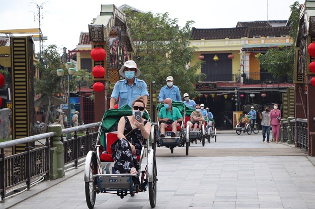 Foreign visitors in Hoi An city, Quang Nam province (Photo: VNA)