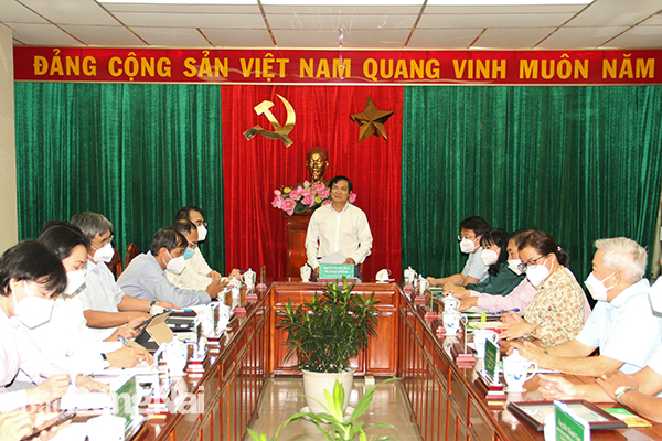 Phó chủ tịch UBND tỉnh, Trưởng Ban đại diện Hội đồng quản trị Ngân hàng Chính sách xã hội tỉnh Nguyễn Sơn Hùng phát biểu tại hội nghị.