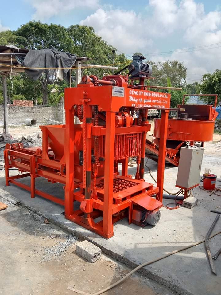 Brick molding machine – one of Mr. Vinh’s inventions.