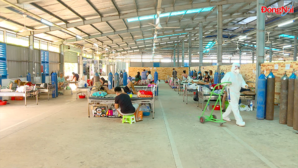 Bệnh viện 'tách đôi'