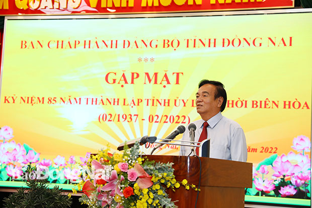 Nguyên Bí thư Tỉnh ủy Trần Đình Thành phát biểu tại buổi gặp mặt