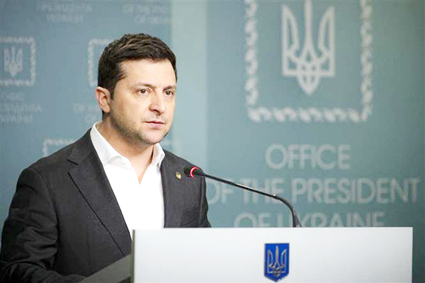 Tổng thống Ukraine Volodymyr Zelensky trong cuộc họp báo ở thủ đô Kiev ngày 24-2-2022. Ảnh: AFP/TTXVN