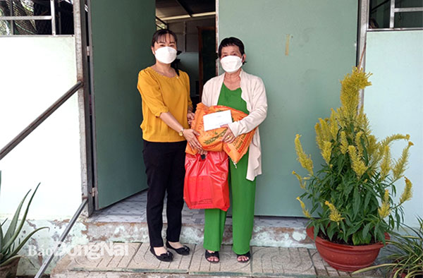 Hết lòng vì chị em