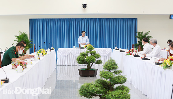 Phó chủ tịch UBND tỉnh Nguyễn Sơn Hùng phát biểu kết luận tại cuộc họp. Ảnh: Huy Anh