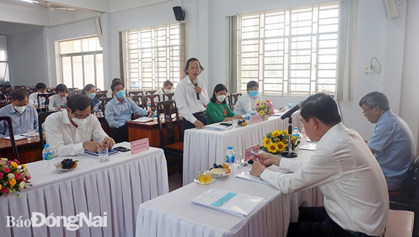 Bí thư Đảng ủy Khối các cơ quan tỉnh Bùi Quang Huy chia sẻ những giải pháp để khắc phục tồn tại, hạn chế của Đảng ủy khối