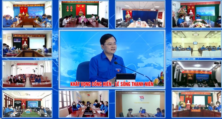 Bí thư thứ nhất Trung ương Đoàn Nguyễn Anh Tuấn đối thoại trực tuyến với thanh thiếu nhi (Ảnh chụp màn hình)