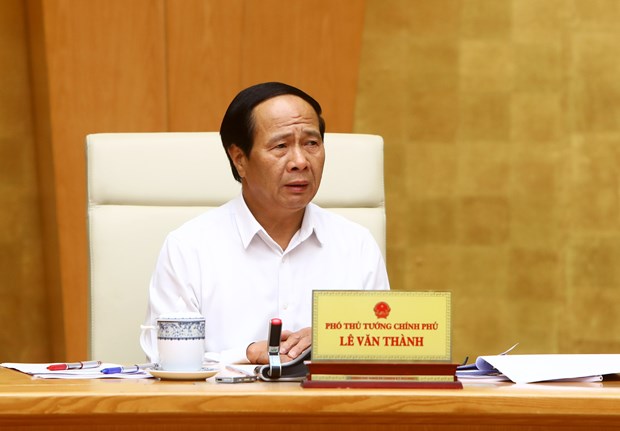 Deputy Prime Minister Le Van Thanh speaks at the meeting on April 6. (Photo: VNA)