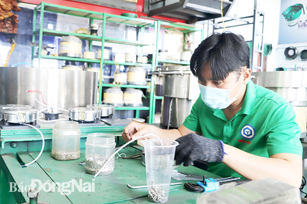 Sản xuất linh kiện máy móc cung ứng cho doanh nghiệp trong nước, xuất khẩu tại Công ty TNHH Thương mại dịch vụ sản xuất Quyết Thắng (TP.Biên Hòa)