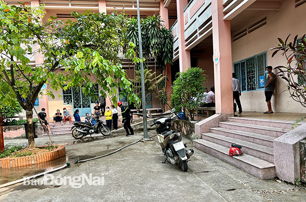 Trường TH P.Đ (P.Tân Biên, TP.Biên Hòa) nơi xảy ra sự cố cháy làm 1 người tử vong. Ảnh: Đ.T