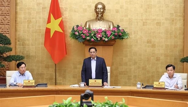 Prime Minister Pham Minh Chinh speaks at the Government meeting on April 29.