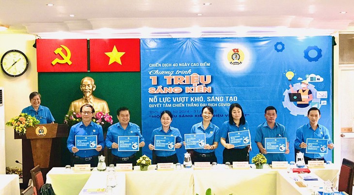 Vietnam General Confederation of Labor launches its 40-day campaign “1 million initiatives to overcome difficulties, be creative and determined to win the fight against the COVID-19 pandemic”. Photo: congdoan.vn