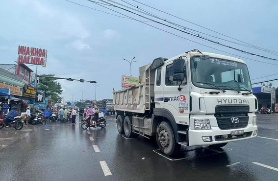 Hiện trường vụ tai nạn giao thông trên quốc lộ 51 đoạn qua P.Phước Tân, TP.Biên Hòa vào ngày 2-5. (Ảnh CTV)