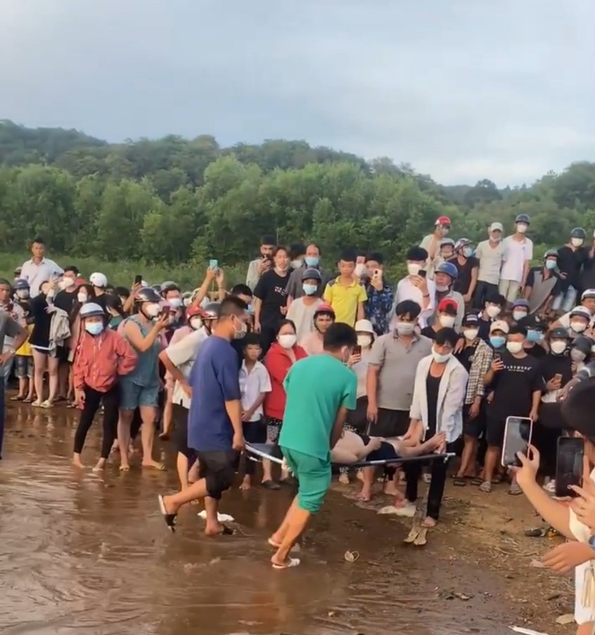 Two killed as boat capsizes in Dong Nai