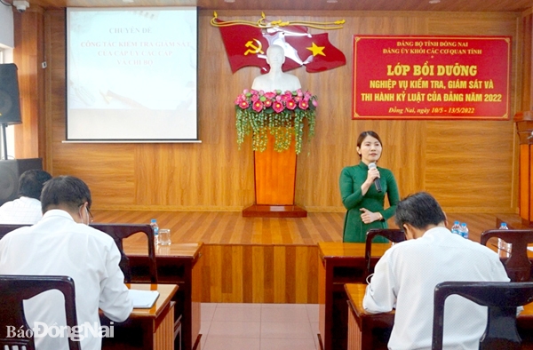 Đảng ủy Khối các cơ quan tỉnh tổ chức lớp bồi dưỡng nghiệp vụ kiểm tra, giám sát và thi hành kỷ luật của Đảng năm 2022. Ảnh: Phương Hằng