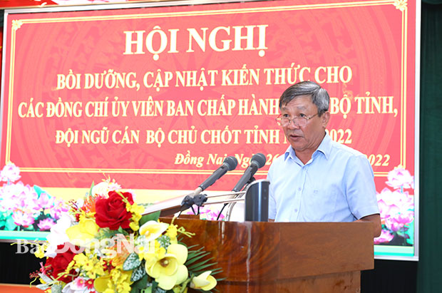 Đồng chí Hồ Thanh Sơn, Phó bí thư thường trực Tỉnh ủy phát biểu khai mạc hội nghị