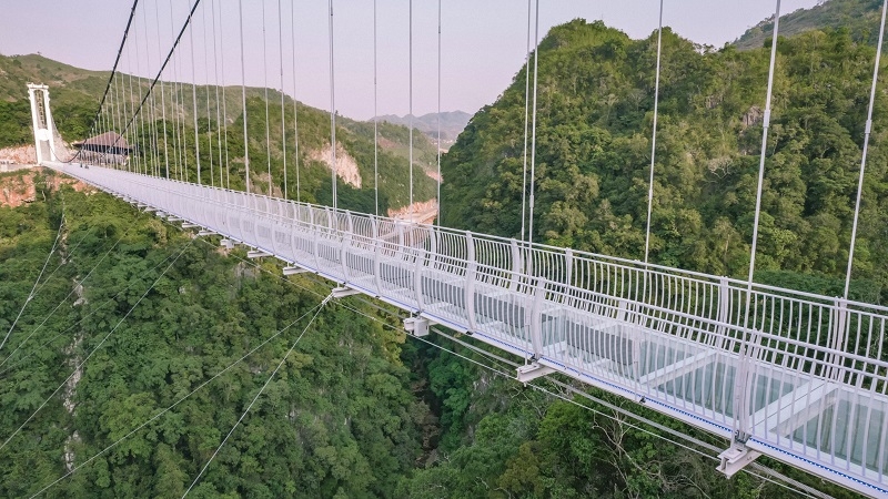 Vietnam inaugurates world's longest glass-bottom bridge