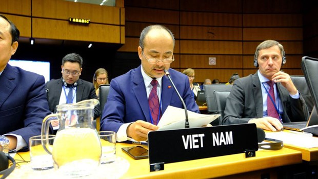 Ambassador Nguyen Trung Kien, Governor - Permanent Representative of Vietnam to the International Atomic Energy Agency (IAEA), speaks at the meeting.