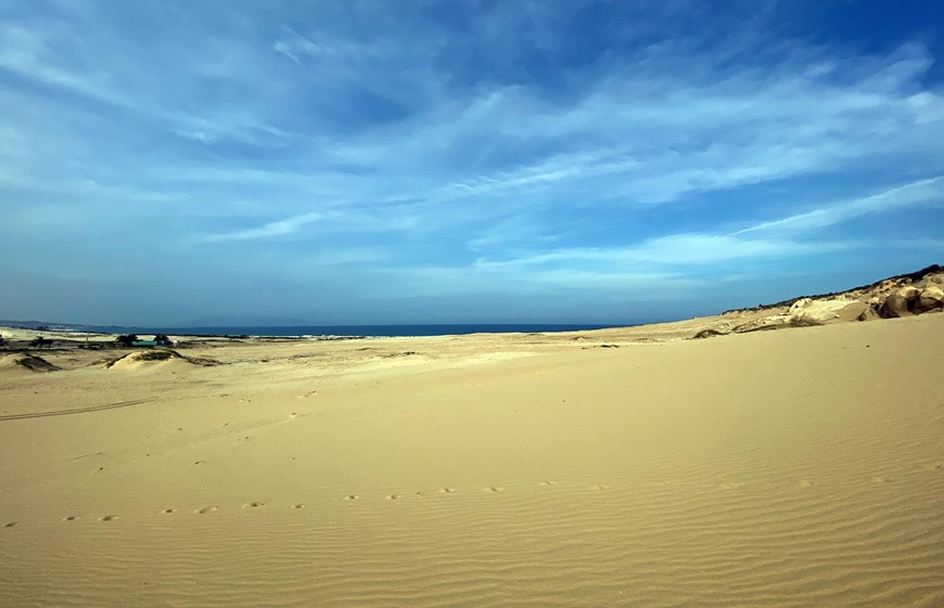 The sunny and windy golden sand dunes of Mui Dinh are a major attraction for tourists to Ninh Thuan. 