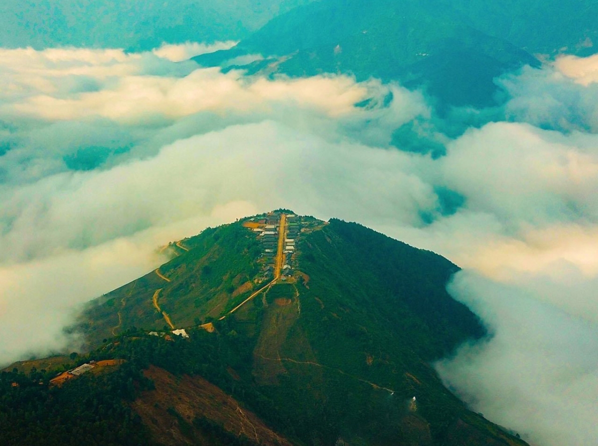 The cloud-covered village in Yen Bai