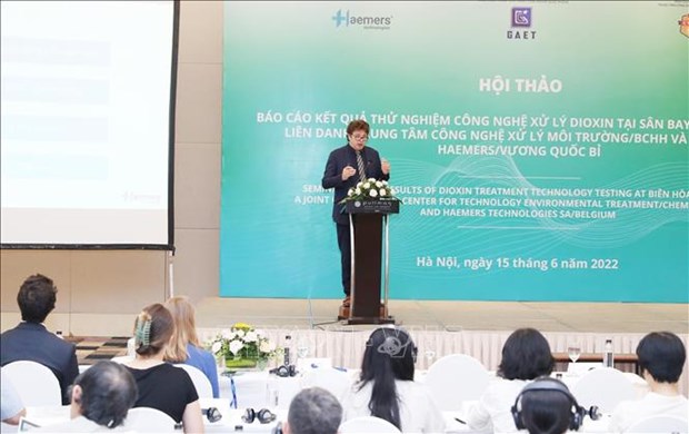 At the seminar to announce results of dioxin treatment technology tested at Bien Hoa airport (Photo: VNA)