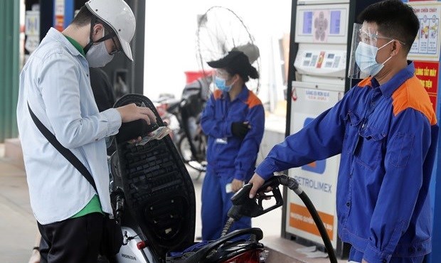 Retail petrol prices up slightly in latest adjustment