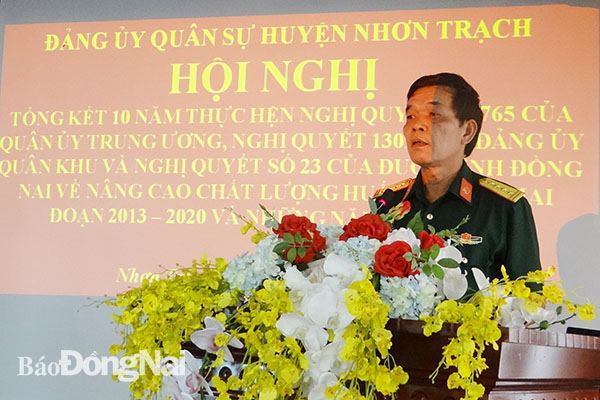 Đại tá Lê Minh Dung - Phó tham mưu trưởng Bộ Chỉ huy quân sự tỉnh phát biểu chỉ đạo tại Hội nghị