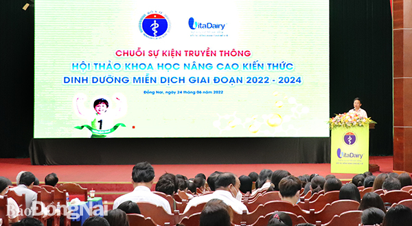 Phó giám đốc phụ trách Sở Y tế Lê Quang Trung phát biểu tại hội thảo